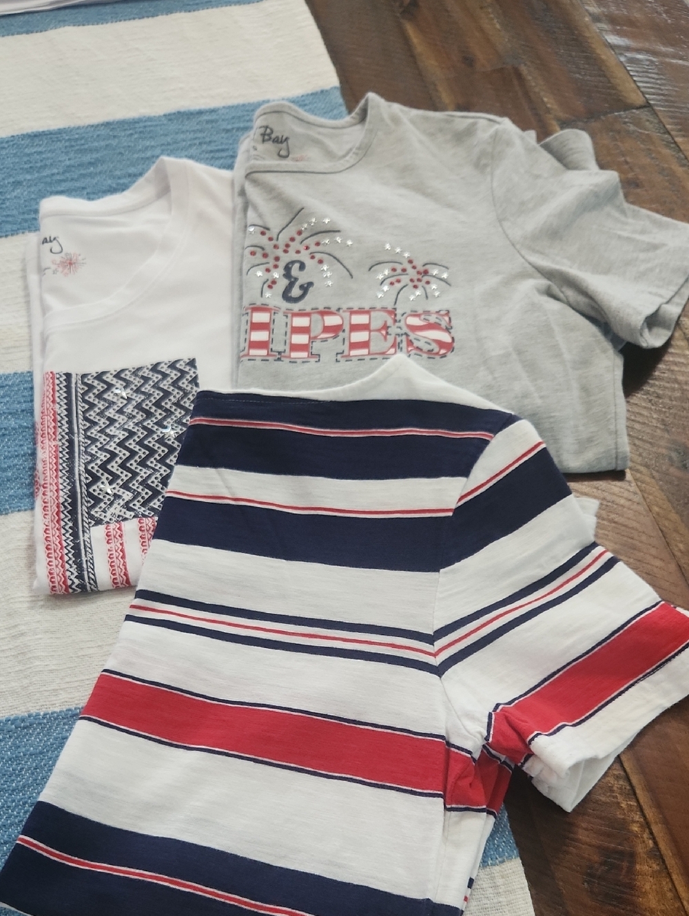 3 small womens t-shirt lot